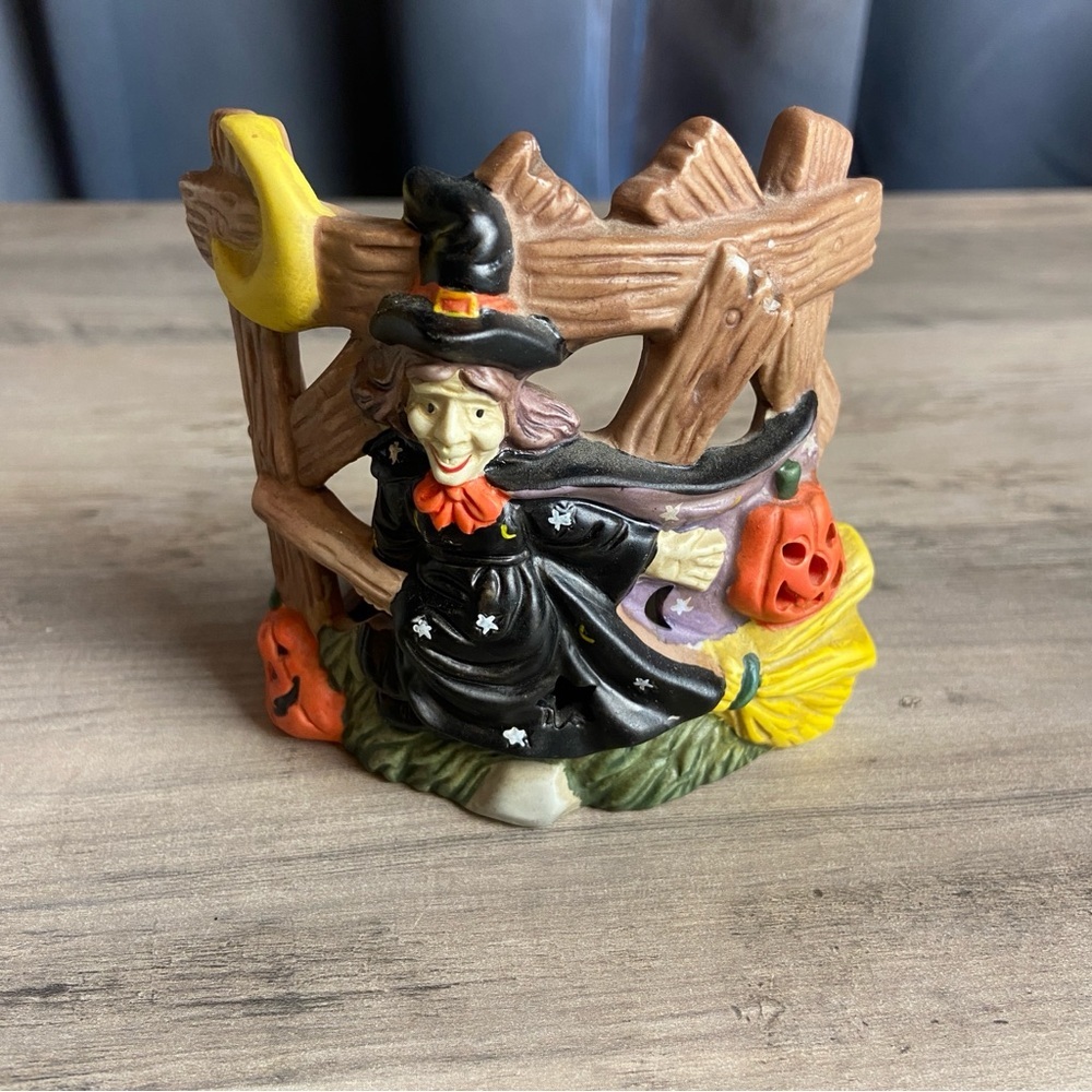 Halloween‎ Fall witch fence flying broom Tealight Holder 4 inch ceramic VTG